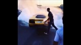 Une Lamborghini totalement carbonisée (Dubaï)
